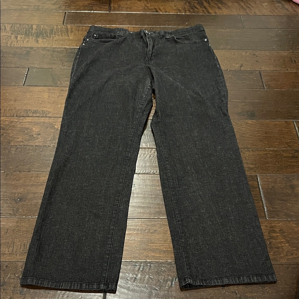 Gloria Vanderbilt Women's Black Straight Leg Jeans